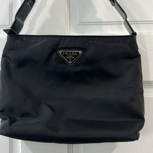 black purse excellent condition.